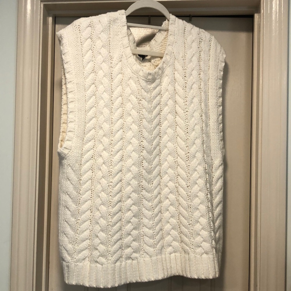Gorgeous NWT cable knit Talbots sweater vest.